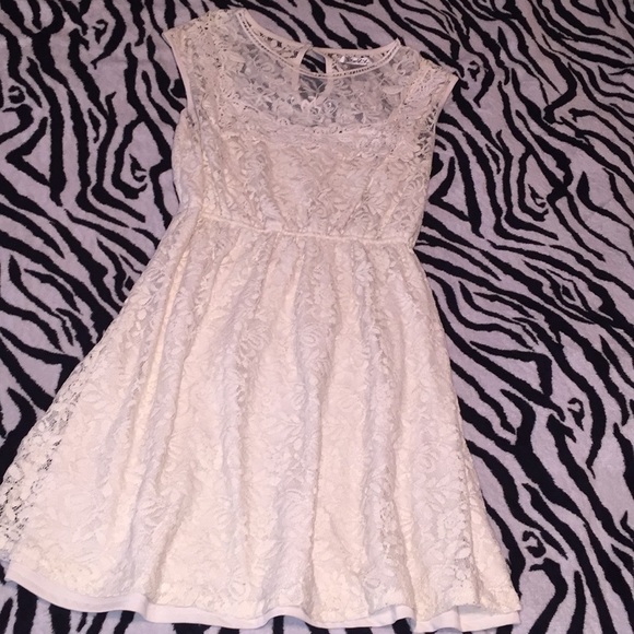 Dress 💁🏾♀️ - Picture 1 of 1